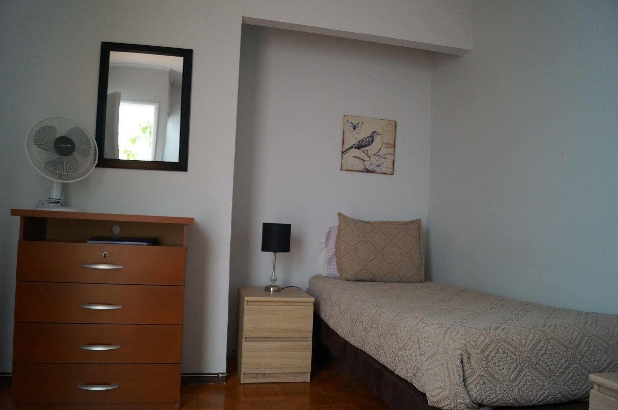 Residencial Universitaria Santiago Exterior photo